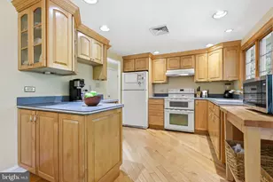 720 Clifford St, Warminster, PA 18974 - Photo 6