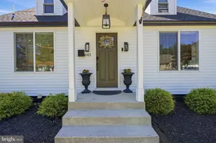 643 Hillcrest Ave, Morrisville, PA 19067 - Photo 2