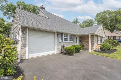 11 High Road, Levittown, PA 19056 - Photo 2