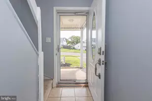 11 High Rd, Levittown, PA 19056 - Photo 4