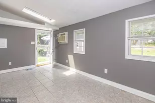 11 High Rd, Levittown, PA 19056 - Photo 14