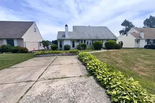 62 Plumtree Rd, Levittown, PA 19056 - Photo 2