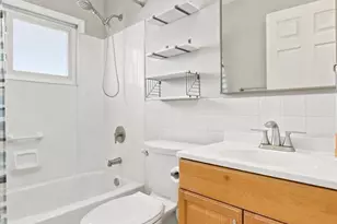 10 Serpentine Ln, Levittown, PA 19055 - Photo 8