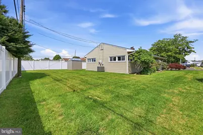 10 Serpentine Lane, Levittown, PA 19055 - Photo 12