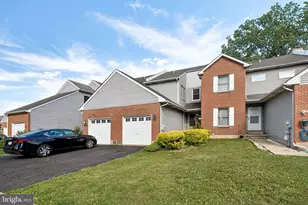 549 Princeton Ct, Bensalem, PA 19020 - Photo 6