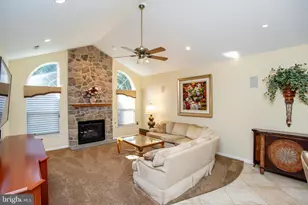 23 Fairway Dr, Warminster, PA 18974 - Photo 10