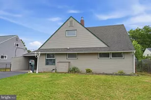 55 Nature Ln, Levittown, PA 19054 - Photo 4