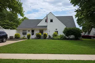 43 Northpark Dr, Levittown, PA 19054 - Photo 2