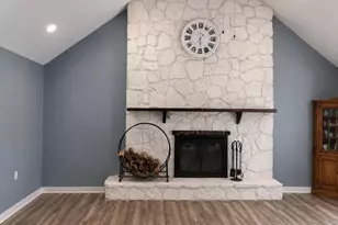 43 Northpark Dr, Levittown, PA 19054 - Photo 2