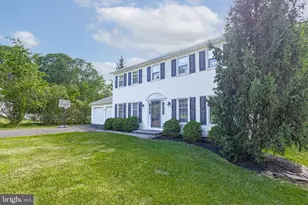 3715 Windridge Dr, Doylestown, PA 18902 - Photo 2