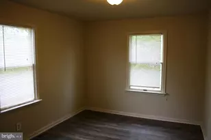 33 S Lafayette Ave, Morrisville, PA 19067 - Photo 10