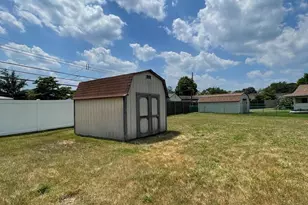 3 Lilac Ln, Levittown, PA 19054 - Photo 4