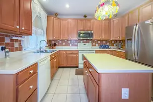40 Betts Dr, Washington Crossing, PA 18977 - Photo 6
