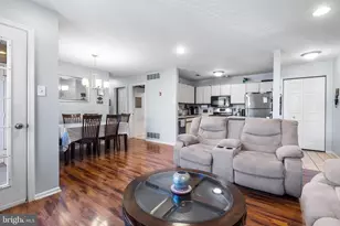 1102 Diamond Dr, Newtown, PA 18940 - Photo 10