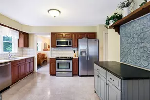 12 Tracy Dr, Doylestown, PA 18901 - Photo 12