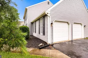 12 Tracy Dr, Doylestown, PA 18901 - Photo 4