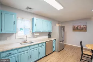 205 Yorkshire Rd, Fairless Hills, PA 19030 - Photo 10