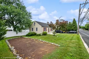 327 Elmwood Ave, Feasterville-Trevose, PA 19053 - Photo 4