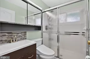 10 Indian Red Rd, Levittown, PA 19057 - Photo 14
