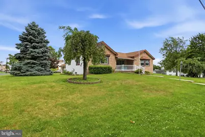 539 Wallace Avenue, Bensalem, PA 19020 - Photo 2