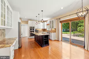 8 Golfview Dr, Warminster, PA 18974 - Photo 10