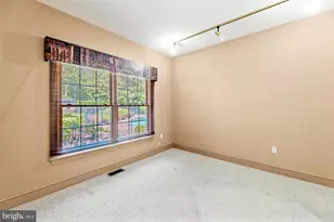 8 Golfview Dr, Warminster, PA 18974 - Photo 20