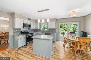 5 Zinnia Dr, Newtown, PA 18940 - Photo 6