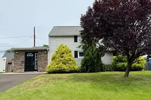 32 Great Oak Rd, Levittown, PA 19057 - Photo 1