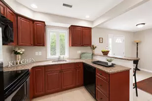 32 Great Oak Rd, Levittown, PA 19057 - Photo 12