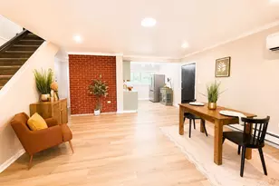 27 River Ln, Levittown, PA 19055 - Photo 2