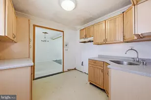 563 Wilk Dr, Morrisville, PA 19067 - Photo 4