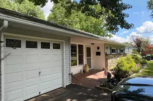 1041 Jeffrey Dr, Southampton, PA 18966 - Photo 2