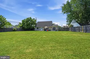 59 Iroquois Rd, Levittown, PA 19057 - Photo 24