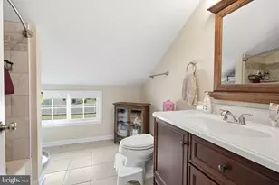 59 Iroquois Rd, Levittown, PA 19057 - Photo 16