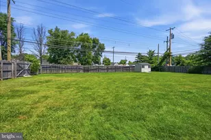 59 Iroquois Rd, Levittown, PA 19057 - Photo 20