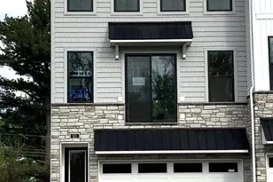 128 Brianna Ct, Chalfont, PA 18914 - Photo 2