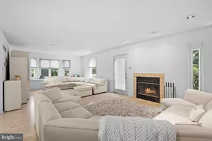 256 Sycamore Cir, Feasterville-Trevose, PA 19053 - Photo 8
