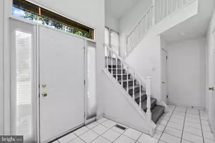 256 Sycamore Cir, Feasterville-Trevose, PA 19053 - Photo 4