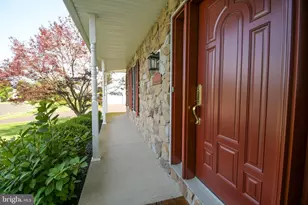 7 Claremont Dr, Doylestown, PA 18901 - Photo 4