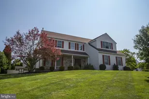 7 Claremont Dr, Doylestown, PA 18901 - Photo 2