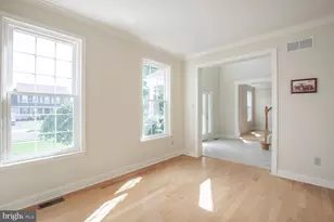 412 Parkview Cir, Warrington, PA 18976 - Photo 4