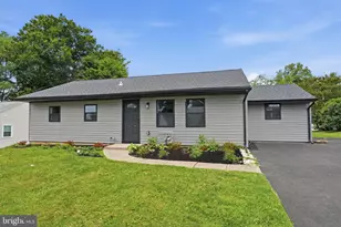 349 Andover Rd, Fairless Hills, PA 19030 - Photo 2