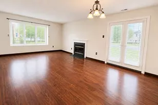 250 Juanita Ct, Levittown, PA 19057 - Photo 4