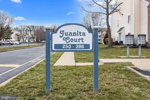250 Juanita Ct, Levittown, PA 19057 - Photo 16