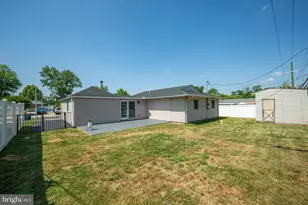 15 Indian Park Rd, Levittown, PA 19057 - Photo 24