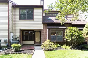 13 Heather Ct, Newtown, PA 18940 - Photo 2