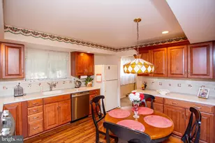 136 Wallace Dr, Warminster, PA 18974 - Photo 10