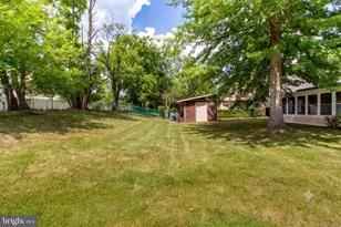 136 Wallace Dr, Warminster, PA 18974 - Photo 6