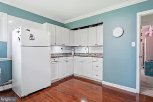 407 Holly Dr, Levittown, PA 19055 - Photo 18