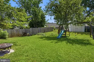 407 Holly Dr, Levittown, PA 19055 - Photo 34